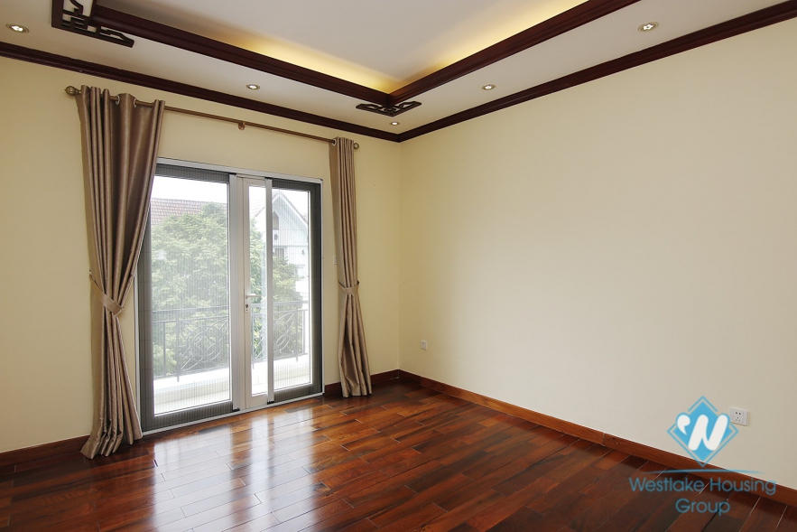 Five-bedroom villa for rent in Vinhome Riverside near BIS international school